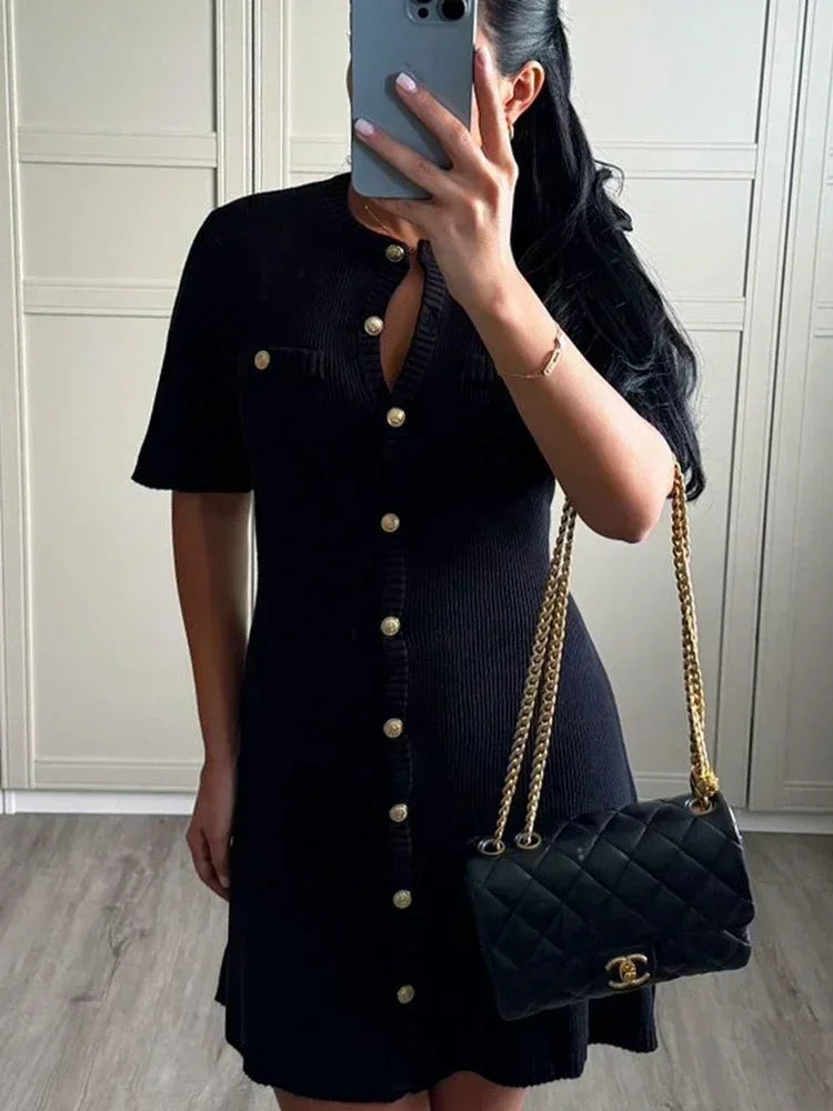 Vestido Tricotado Feminino Slim com Botões – Elegância Casual e Conforto em Alta Elasticidade